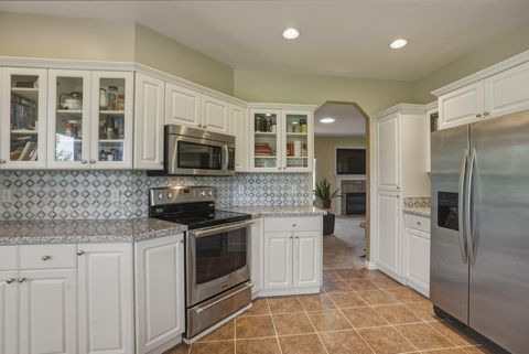 Tiny photo for 21821 Butler Market RD, Bend, OR 97701 (MLS # 220221154)