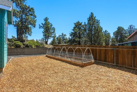 Tiny photo for 21821 Butler Market RD, Bend, OR 97701 (MLS # 220221154)