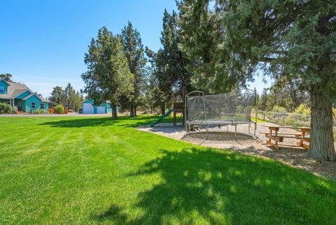 Tiny photo for 21821 Butler Market RD, Bend, OR 97701 (MLS # 220221154)