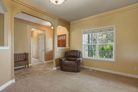Tiny photo for 21821 Butler Market RD, Bend, OR 97701 (MLS # 220221154)