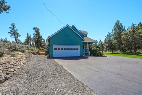 Tiny photo for 21821 Butler Market RD, Bend, OR 97701 (MLS # 220221154)