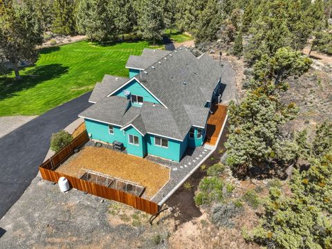 Tiny photo for 21821 Butler Market RD, Bend, OR 97701 (MLS # 220221154)