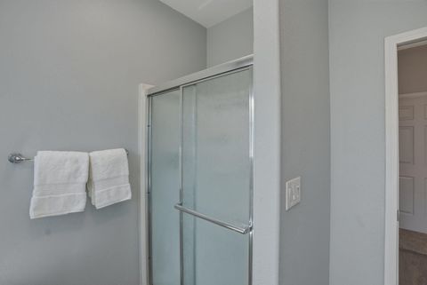 Tiny photo for 21821 Butler Market RD, Bend, OR 97701 (MLS # 220221154)