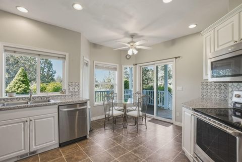 Tiny photo for 21821 Butler Market RD, Bend, OR 97701 (MLS # 220221154)
