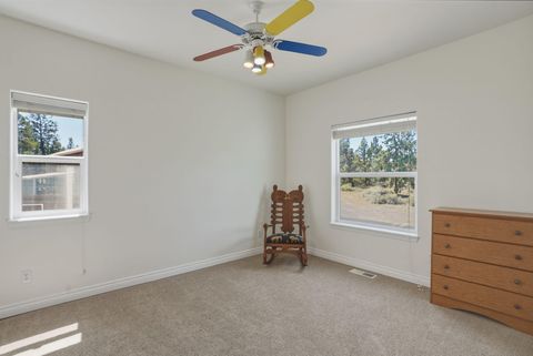 Tiny photo for 21821 Butler Market RD, Bend, OR 97701 (MLS # 220221154)