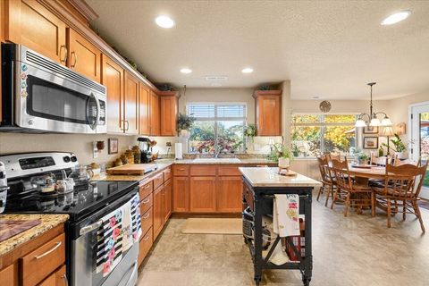 Tiny photo for 3260 Nellie Ettinger Lane, Medford, OR 97504 (MLS # 220211574)