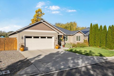 Tiny photo for 3260 Nellie Ettinger Lane, Medford, OR 97504 (MLS # 220211574)