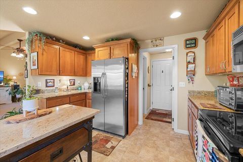 Tiny photo for 3260 Nellie Ettinger Lane, Medford, OR 97504 (MLS # 220211574)