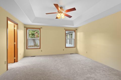 Tiny photo for 1401 Diamond Street, Medford, OR 97501 (MLS # 220211621)