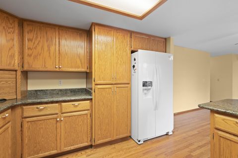 Tiny photo for 1401 Diamond Street, Medford, OR 97501 (MLS # 220211621)