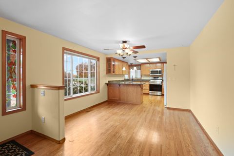 Tiny photo for 1401 Diamond Street, Medford, OR 97501 (MLS # 220211621)