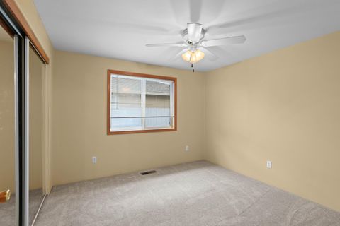 Tiny photo for 1401 Diamond Street, Medford, OR 97501 (MLS # 220211621)