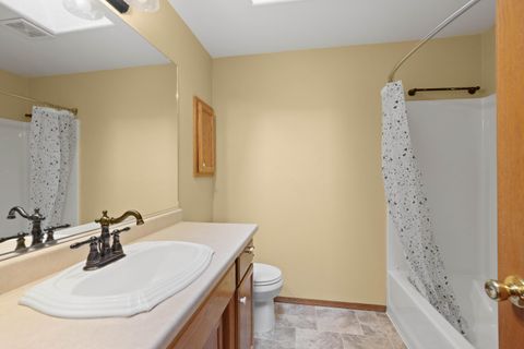 Tiny photo for 1401 Diamond Street, Medford, OR 97501 (MLS # 220211621)