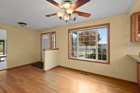 Tiny photo for 1401 Diamond Street, Medford, OR 97501 (MLS # 220211621)