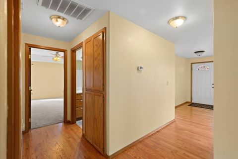 Tiny photo for 1401 Diamond Street, Medford, OR 97501 (MLS # 220211621)