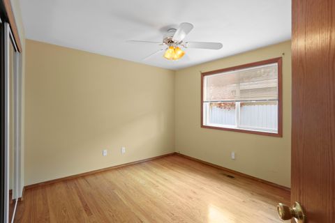 Tiny photo for 1401 Diamond Street, Medford, OR 97501 (MLS # 220211621)