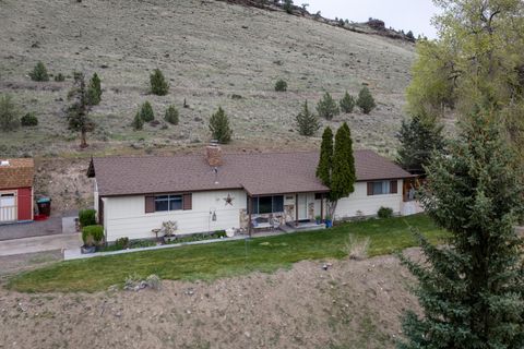 Tiny photo for 2577 SE Hill Street, Prineville, OR 97754 (MLS # 220219818)