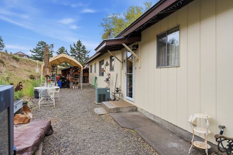 Tiny photo for 2577 SE Hill Street, Prineville, OR 97754 (MLS # 220219818)