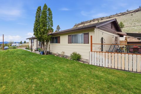 Tiny photo for 2577 SE Hill Street, Prineville, OR 97754 (MLS # 220219818)