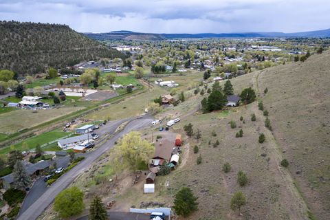 Tiny photo for 2577 SE Hill Street, Prineville, OR 97754 (MLS # 220219818)