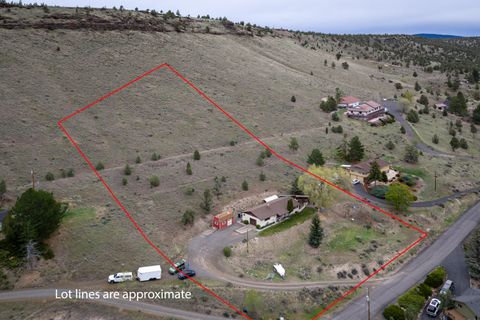 Tiny photo for 2577 SE Hill Street, Prineville, OR 97754 (MLS # 220219818)