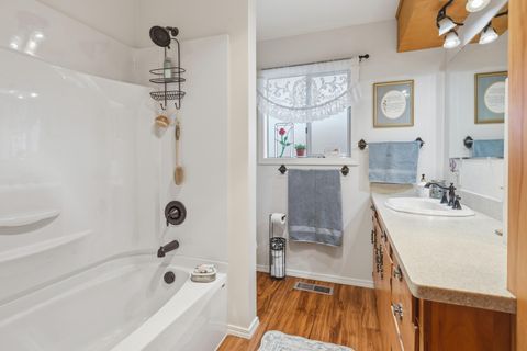 Tiny photo for 2577 SE Hill Street, Prineville, OR 97754 (MLS # 220219818)