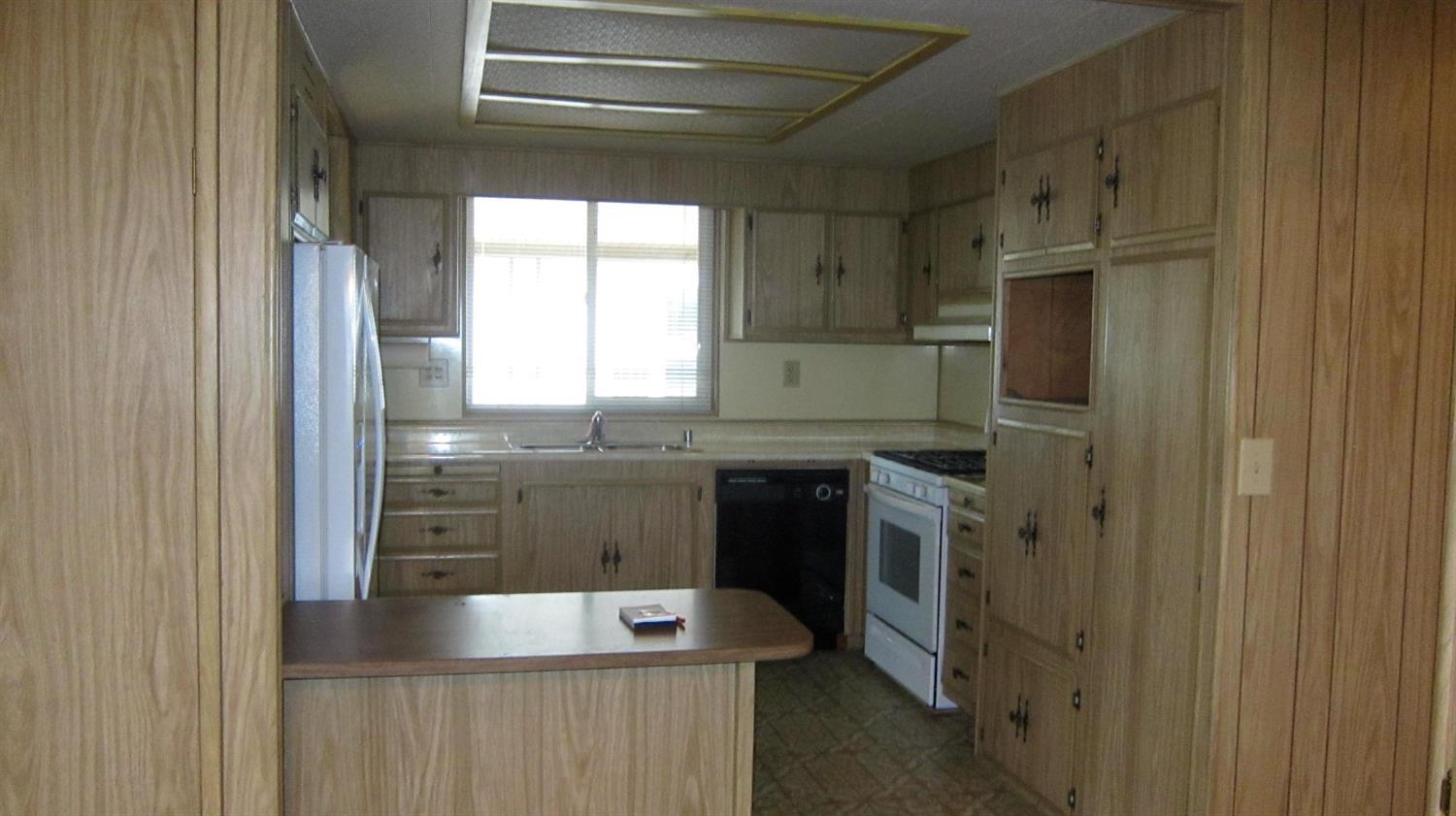 Rogue Lea Estates - Residential