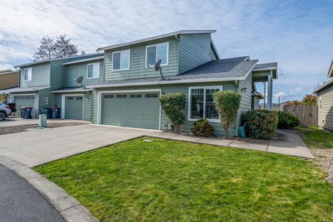 Tiny photo for 368 Live Oak Loop, Central Point, OR 97502 (MLS # 220216891)