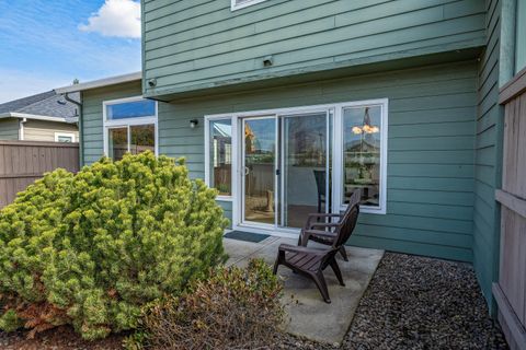 Tiny photo for 368 Live Oak Loop, Central Point, OR 97502 (MLS # 220216891)