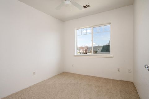 Tiny photo for 368 Live Oak Loop, Central Point, OR 97502 (MLS # 220216891)