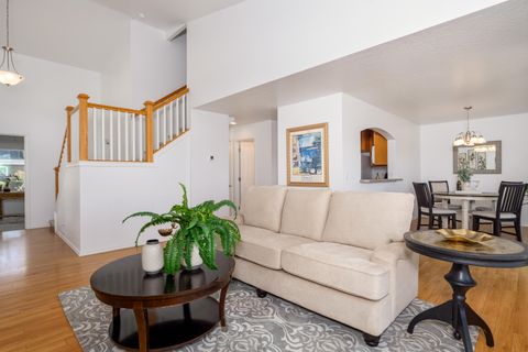 Tiny photo for 368 Live Oak Loop, Central Point, OR 97502 (MLS # 220216891)