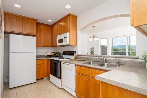 Tiny photo for 368 Live Oak Loop, Central Point, OR 97502 (MLS # 220216891)