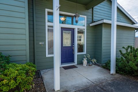 Tiny photo for 368 Live Oak Loop, Central Point, OR 97502 (MLS # 220216891)