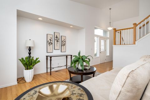 Tiny photo for 368 Live Oak Loop, Central Point, OR 97502 (MLS # 220216891)