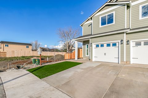 Tiny photo for 7426 Denman Court, White City, OR 97503 (MLS # 220214967)
