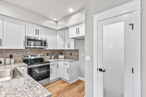 Tiny photo for 7426 Denman Court, White City, OR 97503 (MLS # 220214967)