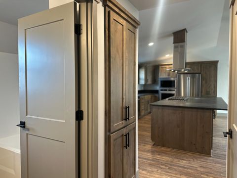 Tiny photo for 551 SE Holly Street, Prineville, OR 97754 (MLS # 220214301)