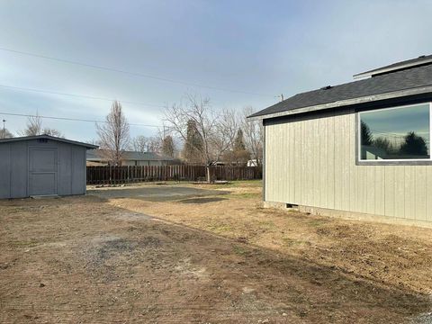 Tiny photo for 551 SE Holly Street, Prineville, OR 97754 (MLS # 220214301)