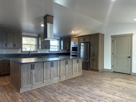 Tiny photo for 551 SE Holly Street, Prineville, OR 97754 (MLS # 220214301)