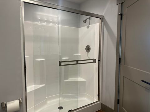 Tiny photo for 551 SE Holly Street, Prineville, OR 97754 (MLS # 220214301)