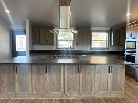 Tiny photo for 551 SE Holly Street, Prineville, OR 97754 (MLS # 220214301)