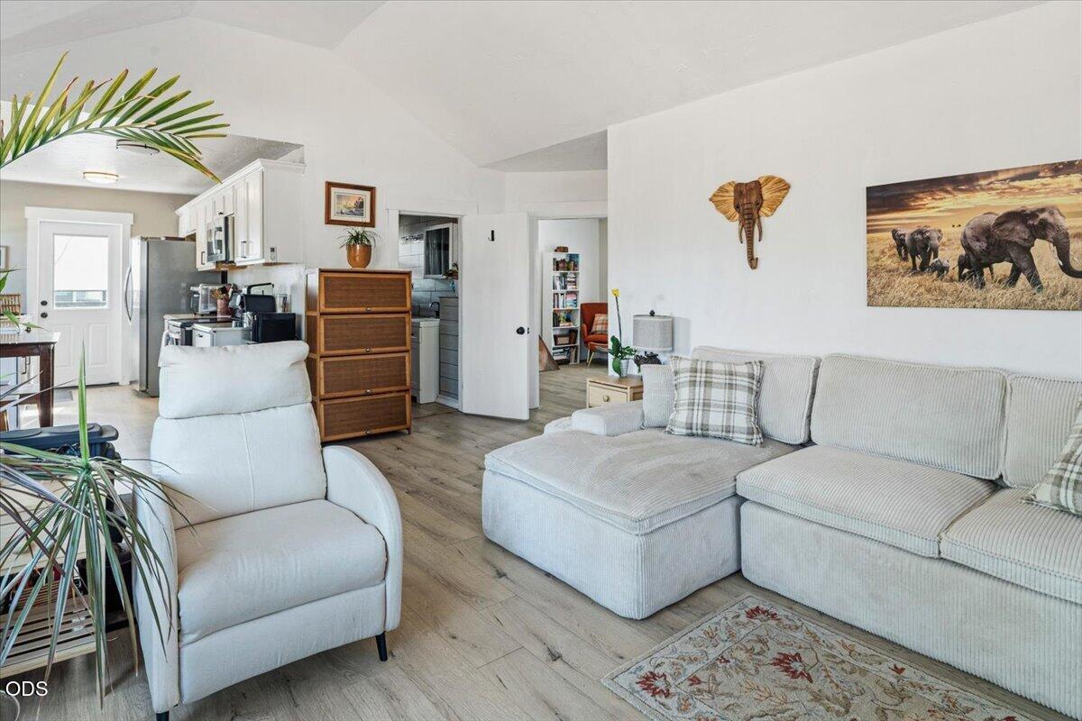 736 SW 10th Street