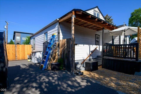Tiny photo for 736 SW 10th Street, Redmond, OR 97756 (MLS # 220227283)