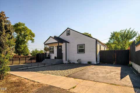 Tiny photo for 736 SW 10th Street, Redmond, OR 97756 (MLS # 220227283)