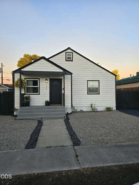 Tiny photo for 736 SW 10th Street, Redmond, OR 97756 (MLS # 220227283)