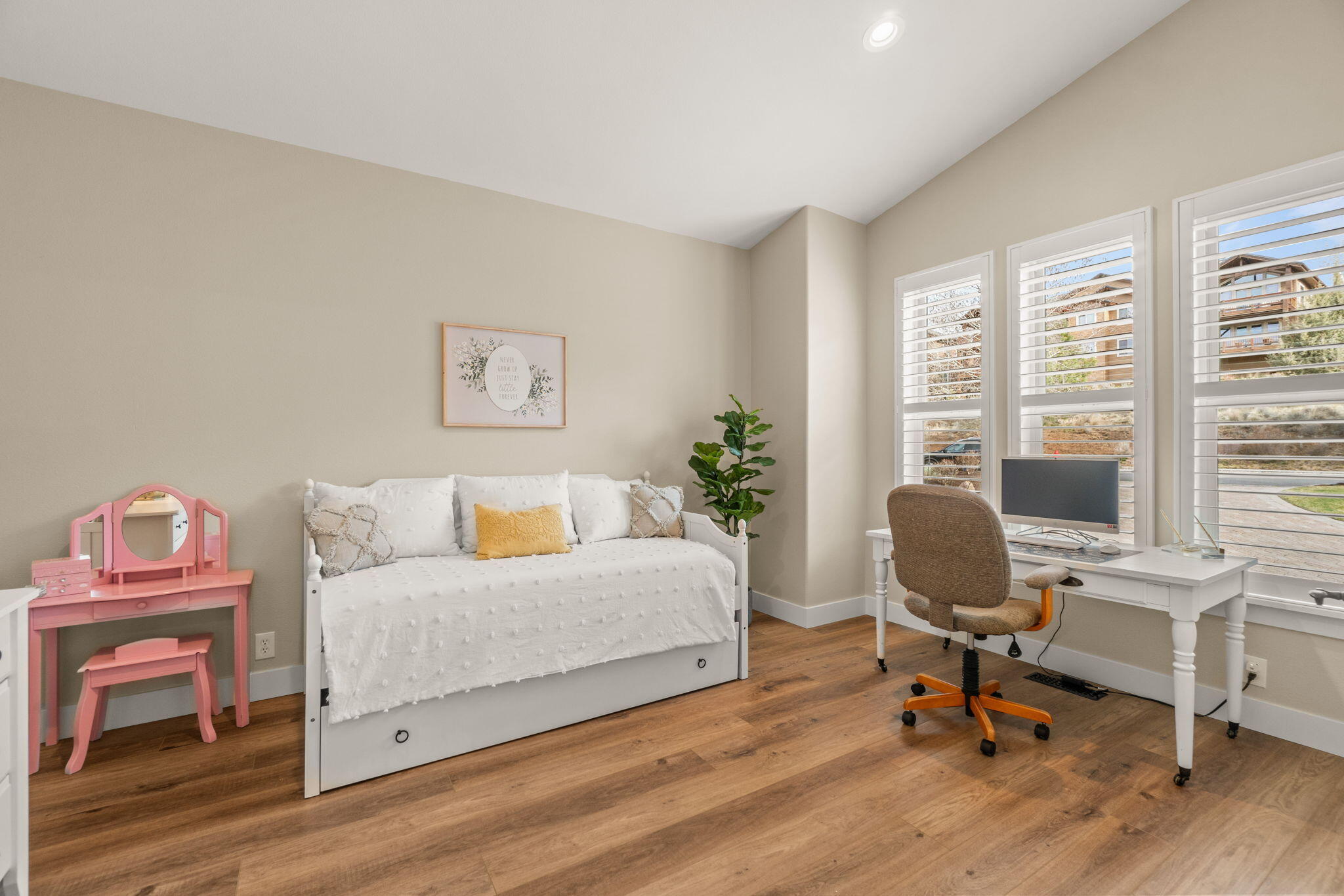 Skyliner Summit - Residential