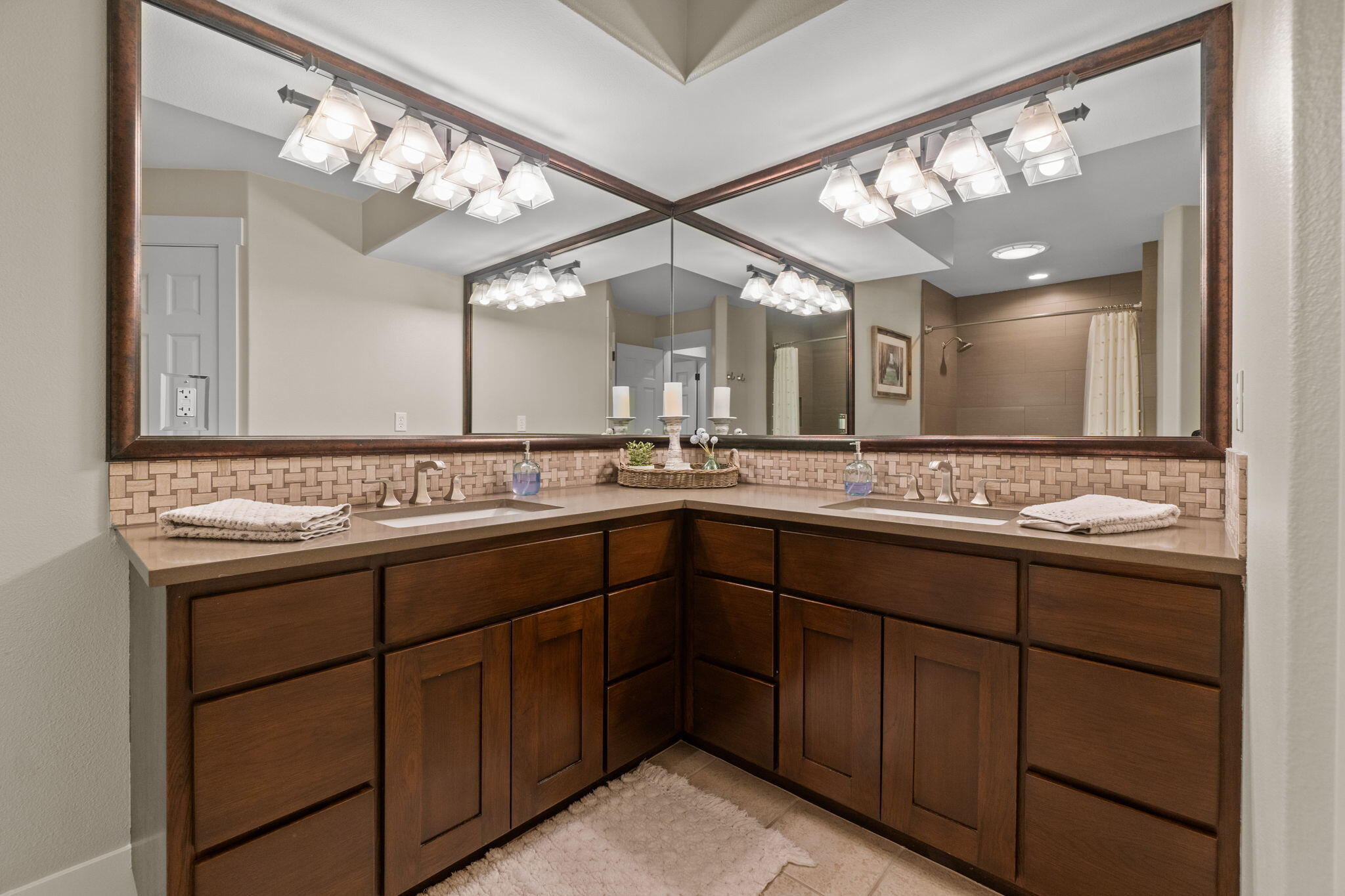 Skyliner Summit - Residential