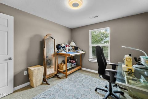 Tiny photo for 2949 NW 22nd Street, Redmond, OR 97756 (MLS # 220225800)