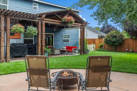 Tiny photo for 2949 NW 22nd Street, Redmond, OR 97756 (MLS # 220225800)