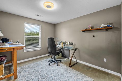 Tiny photo for 2949 NW 22nd Street, Redmond, OR 97756 (MLS # 220225800)